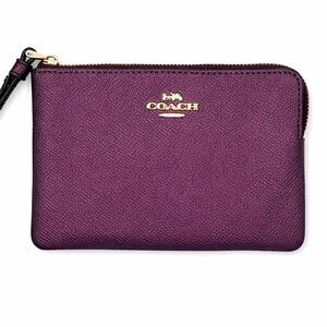 Coach Corner Zip Wristlet Wallet Berry Crossgrain Leather Gold Logo Clutch Bag